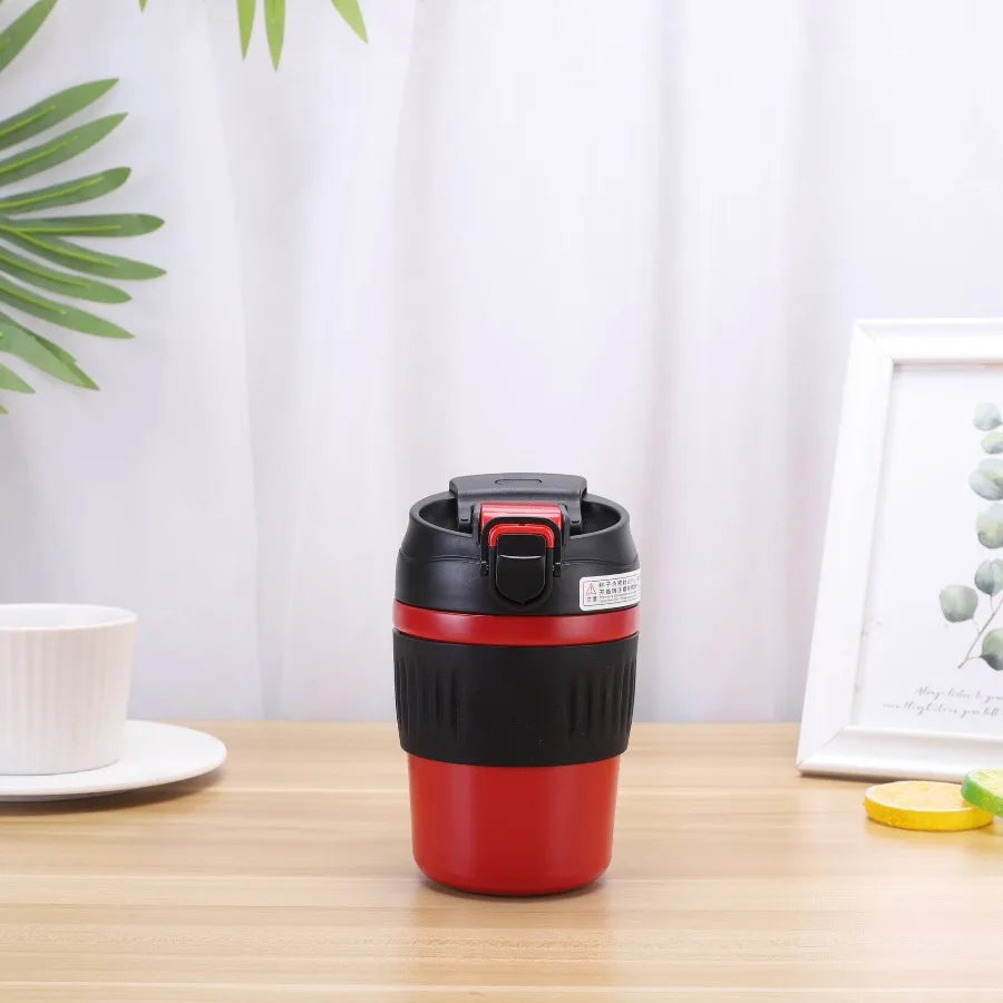 Double-wall vacuum straw insulated water bottle with portable snap-on lid for men and women, suitable for outdoor use.